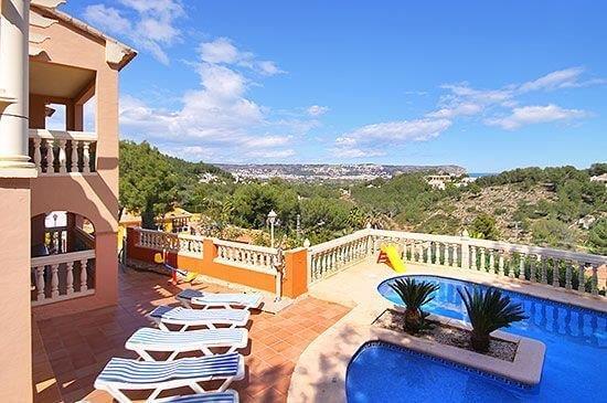 Large villa with sea views for sale in Javea