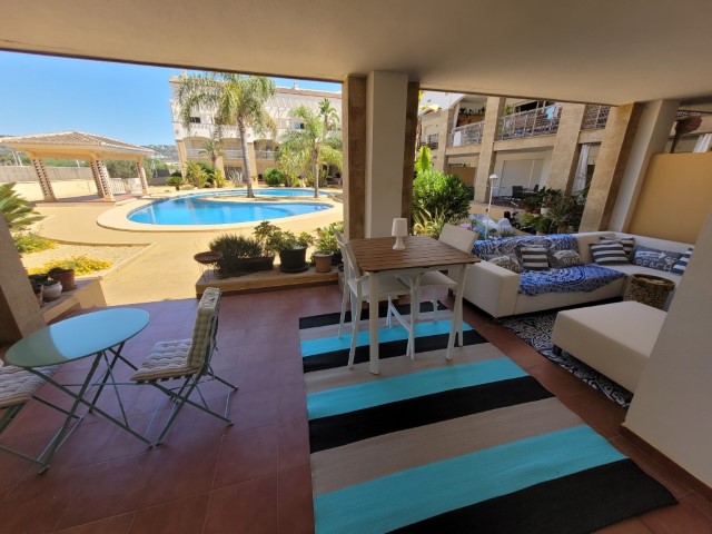 Ground floor 3 bedrooms investment apartment 5 min walk from the Arenal beach