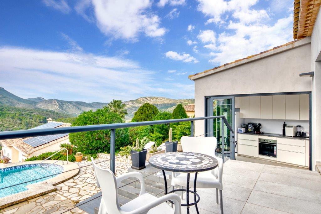 Charming villa for sale in Monte Corona, Ador